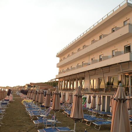 Hotel Parrini Follonica Exteriér fotografie